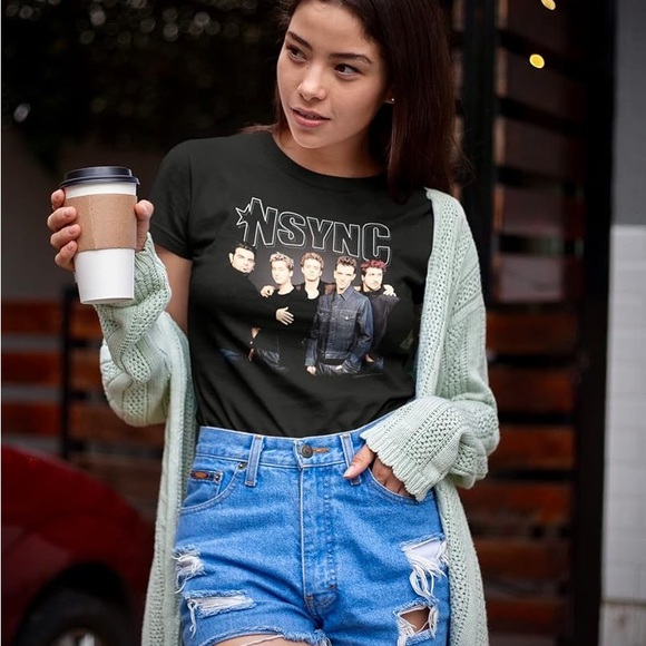 DC Comics Black Graphic T-Shirt - Picture 3 of 6